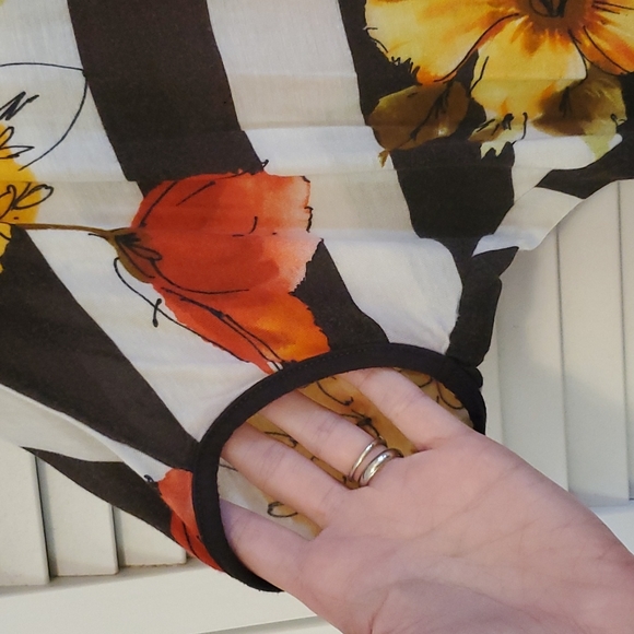 Rue21 top. S, Small. Batwing. Off-white and brown stripes with flowers. - Picture 3 of 6